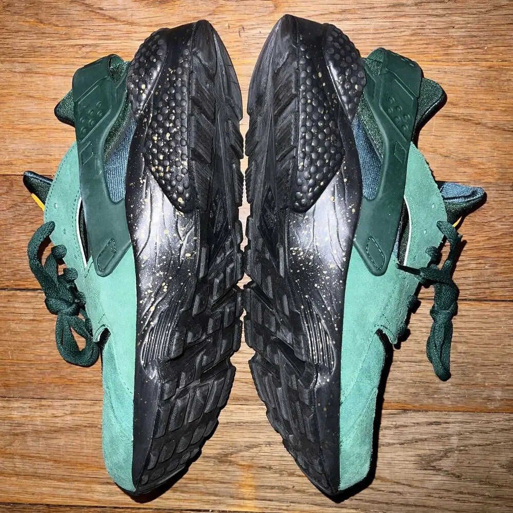 Nike ID By You x Unique Life Huarache Golden Forrest Green Women Sz. 10.5/Men 9